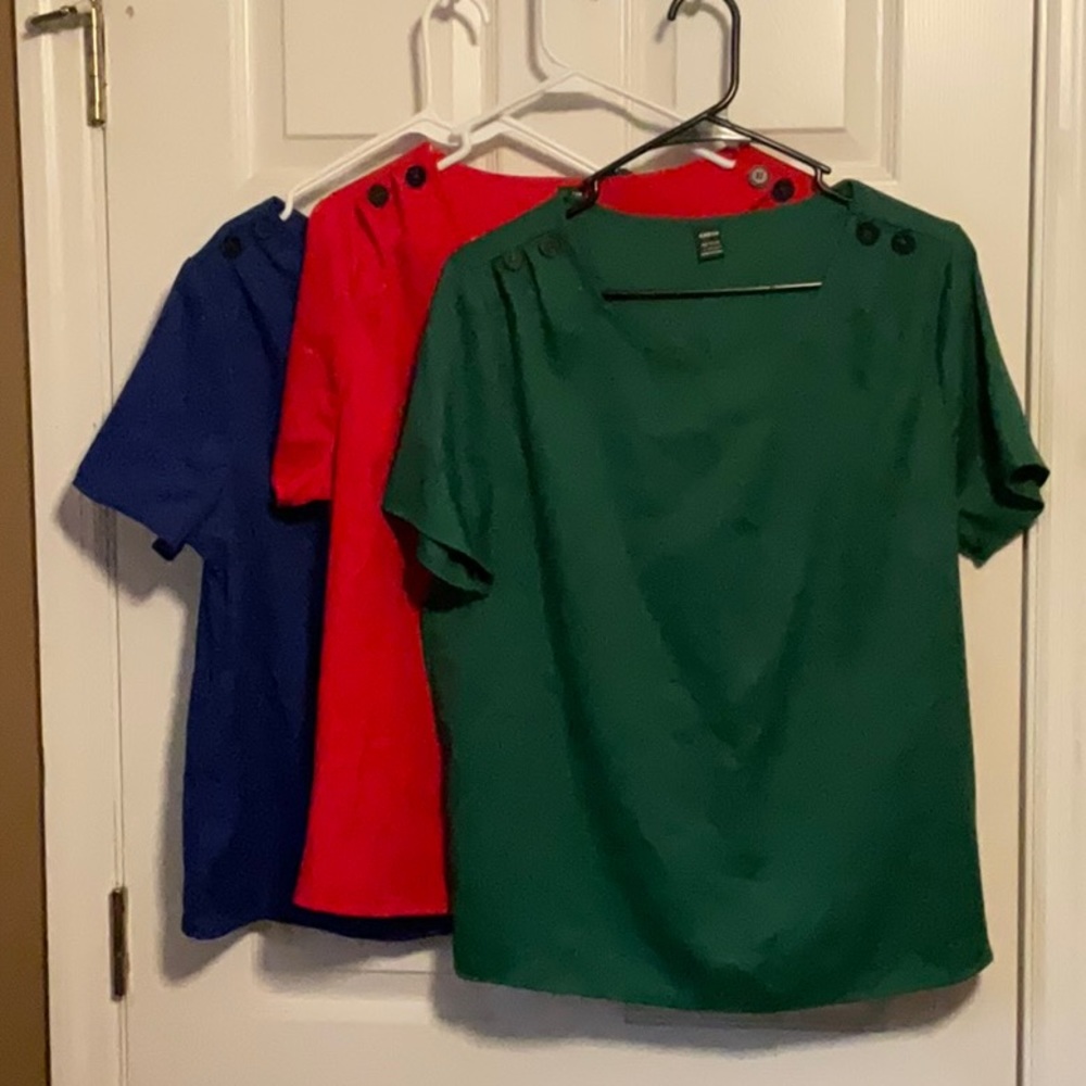 Shein Women’s Buttons on the Shoulder Short Sleeves Blouses Size Large 3 for $25